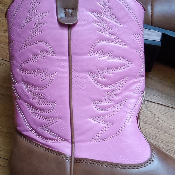 ⭐️Host Pick ⭐️SmartFit | Pink / Brown Faux Leather Cowboy Boots - Picture 4 of 10